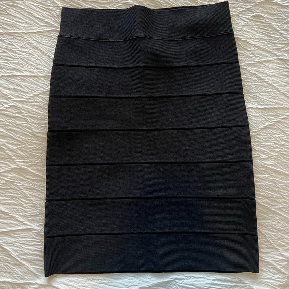 BCBG Power Skirt - like NEW